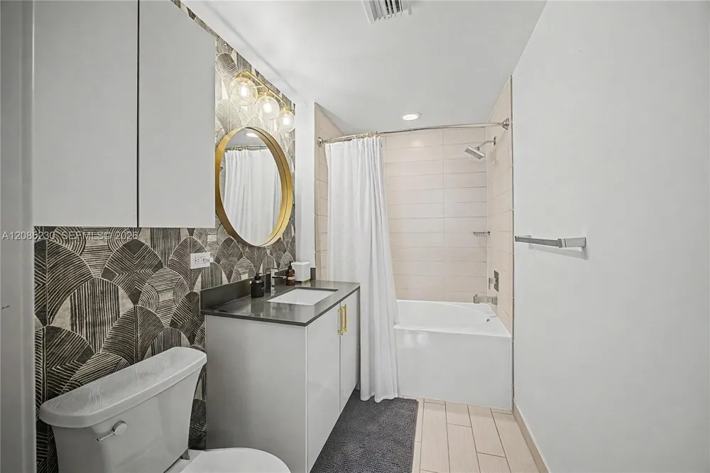 999 SW 1st Ave #2407 Miami, FL 33130