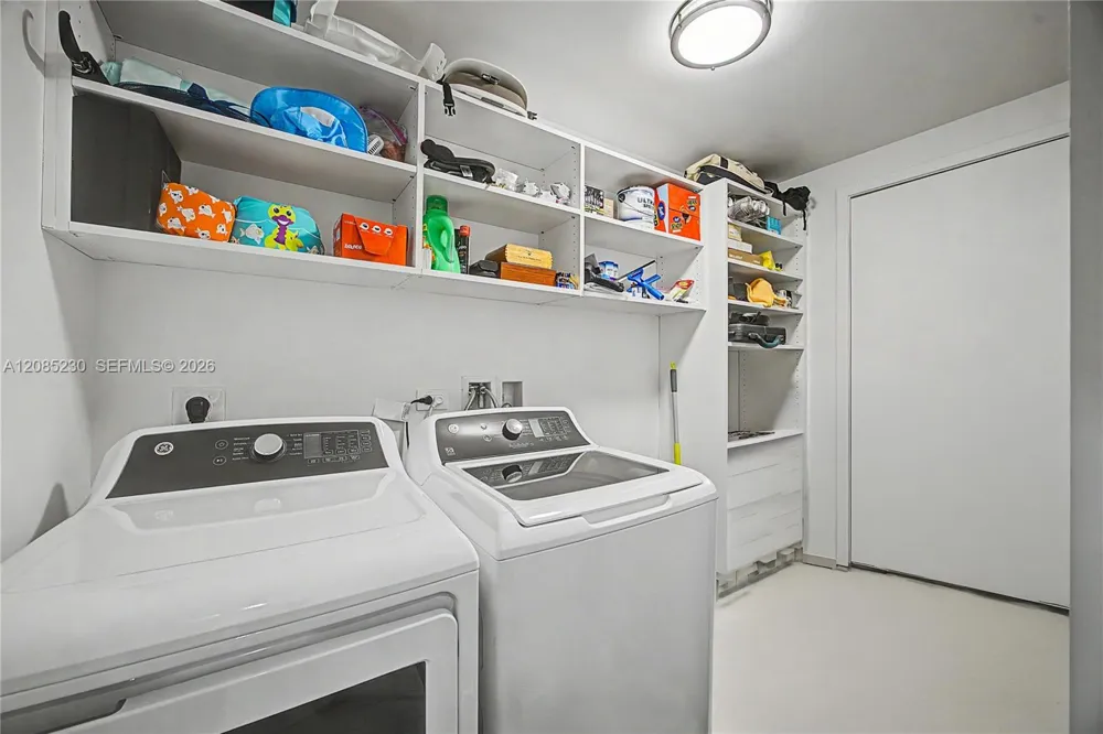 999 SW 1st Ave #2407 Miami, FL 33130