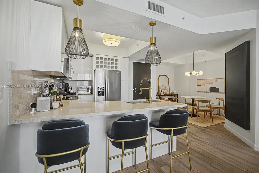 999 SW 1st Ave #2407 Miami, FL 33130
