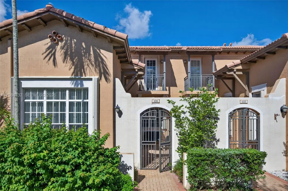 628 SW 147th Ter Pembroke Pines, FL 33027