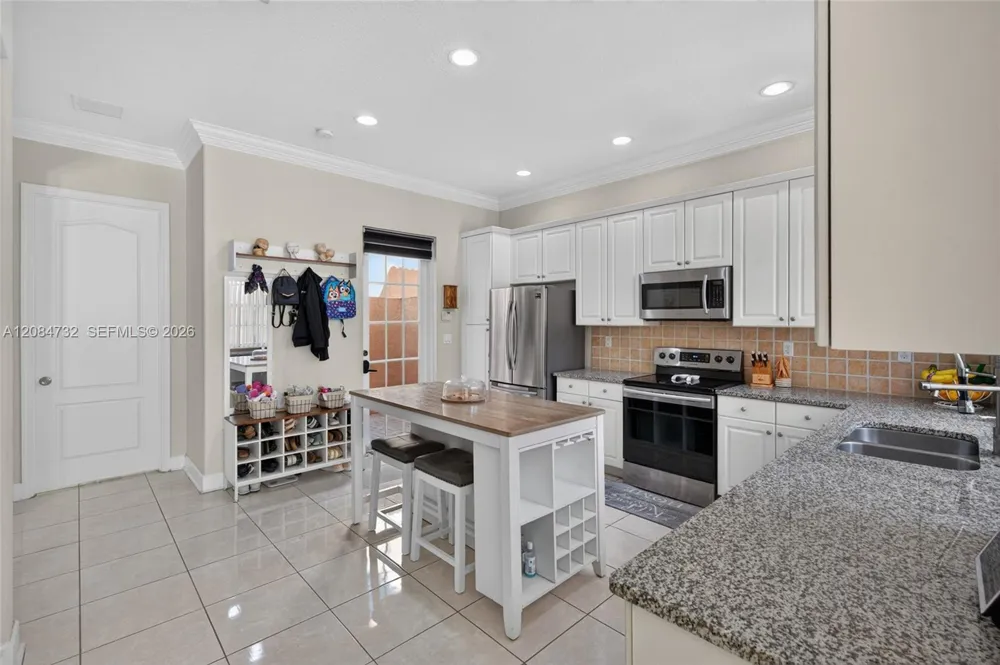 628 SW 147th Ter Pembroke Pines, FL 33027