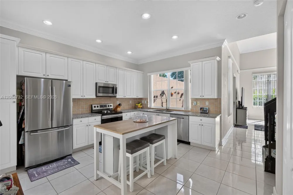 628 SW 147th Ter Pembroke Pines, FL 33027
