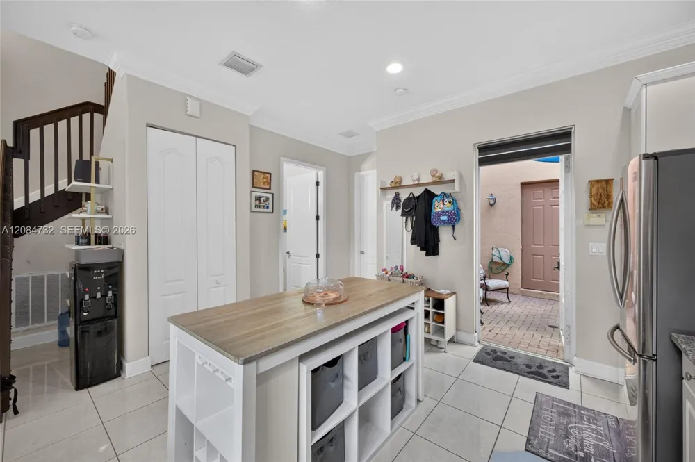 628 SW 147th Ter Pembroke Pines, FL 33027