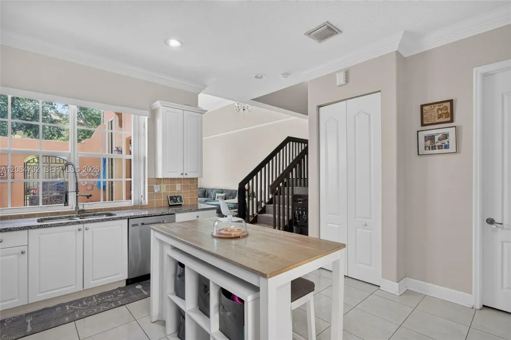 628 SW 147th Ter Pembroke Pines, FL 33027