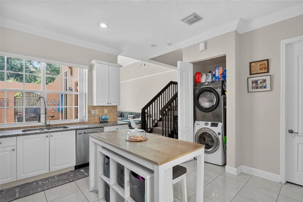 628 SW 147th Ter Pembroke Pines, FL 33027