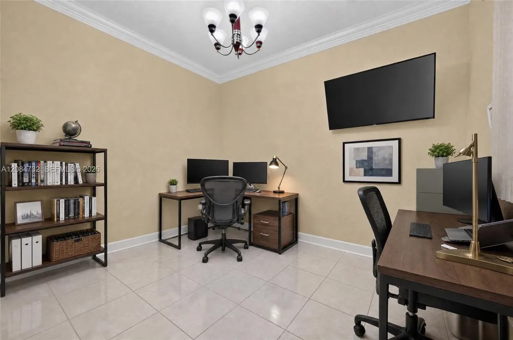 628 SW 147th Ter Pembroke Pines, FL 33027