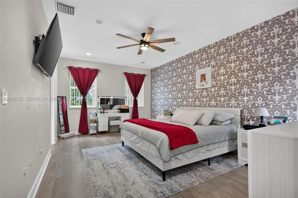 628 SW 147th Ter Pembroke Pines, FL 33027