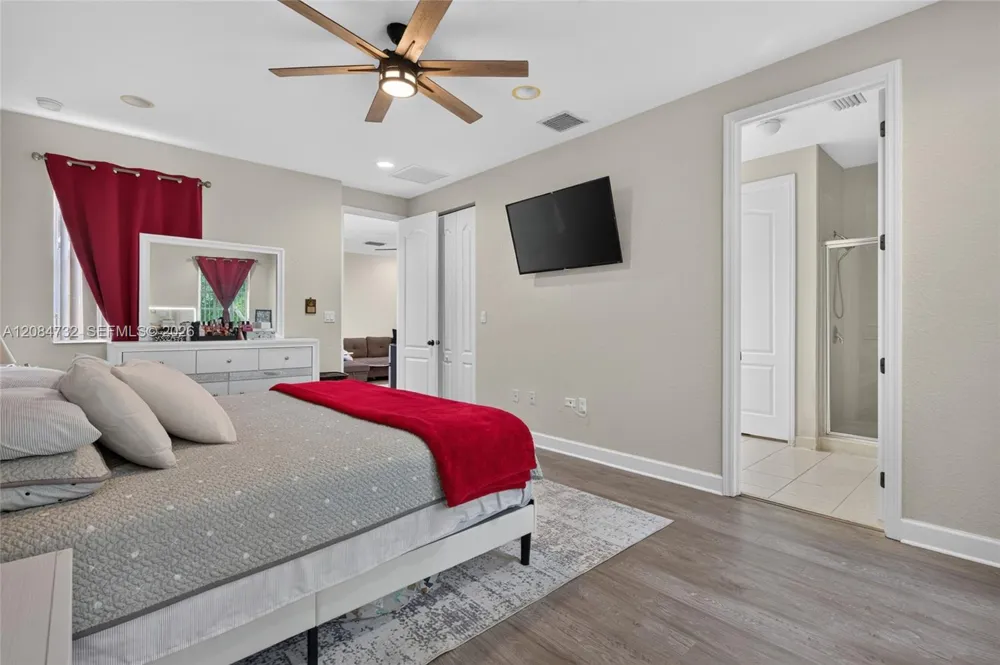 628 SW 147th Ter Pembroke Pines, FL 33027