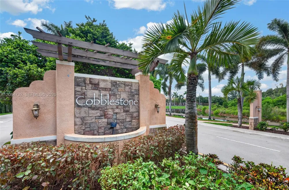 628 SW 147th Ter Pembroke Pines, FL 33027