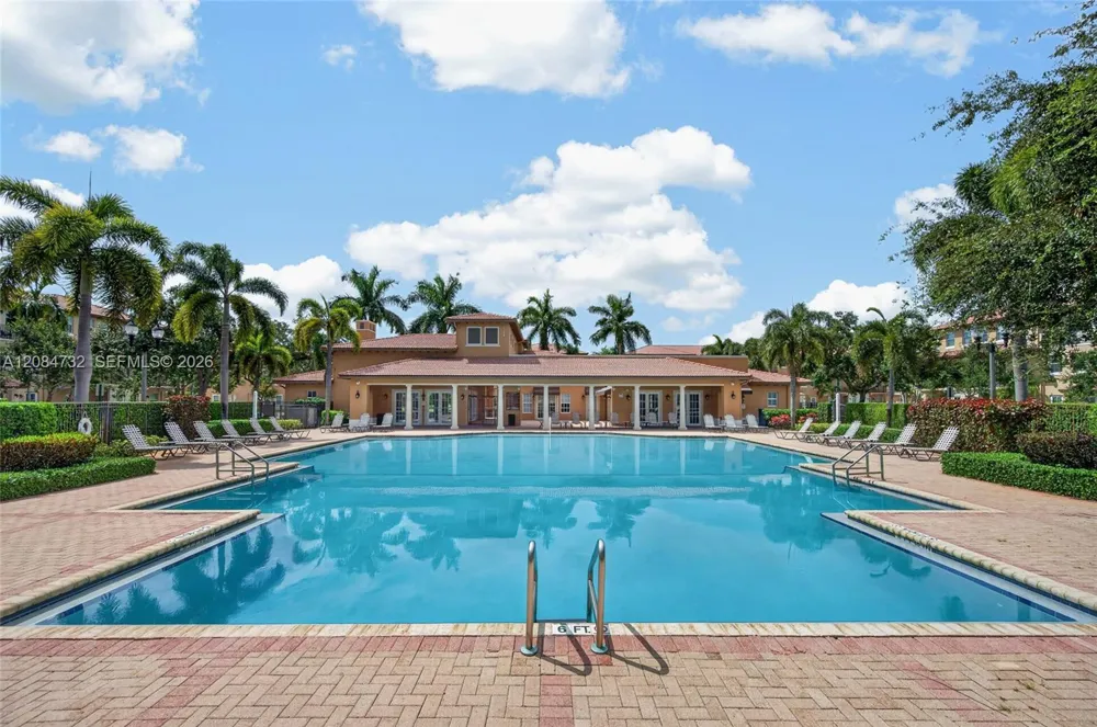 628 SW 147th Ter Pembroke Pines, FL 33027