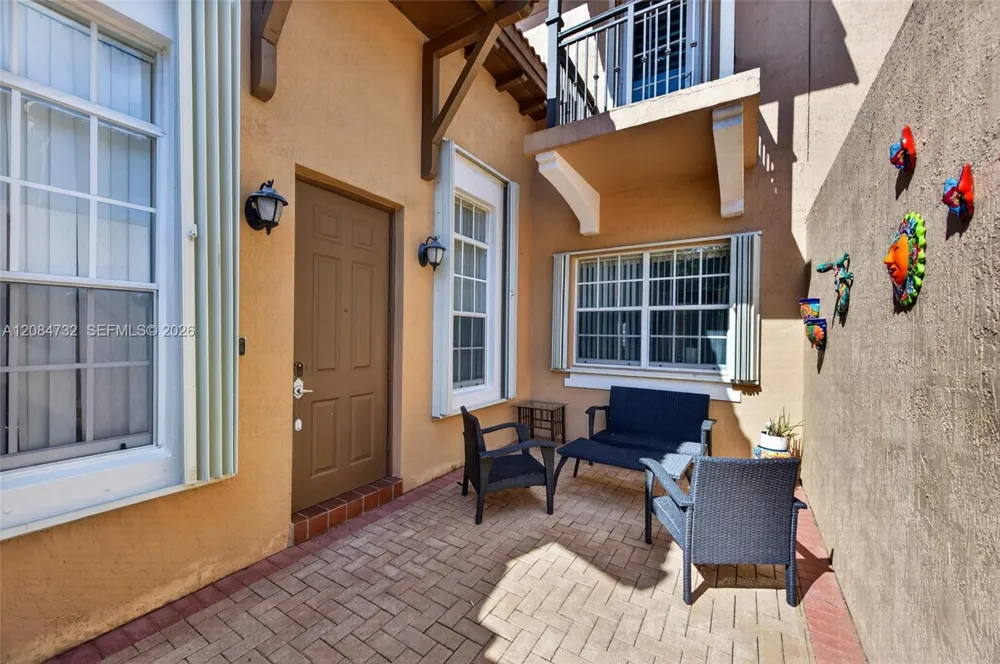 628 SW 147th Ter Pembroke Pines, FL 33027