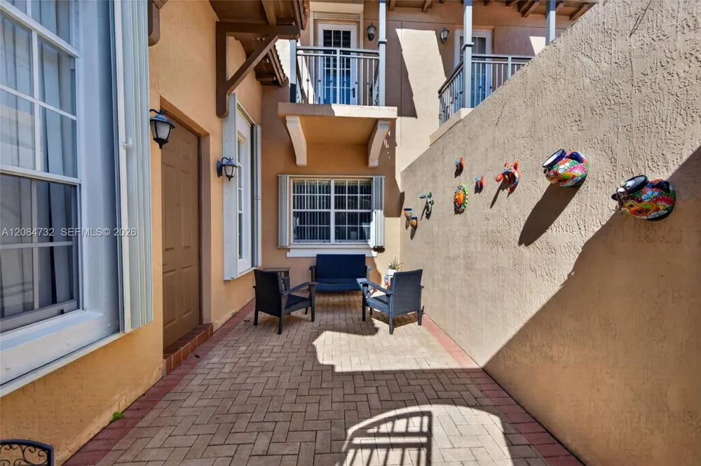628 SW 147th Ter Pembroke Pines, FL 33027