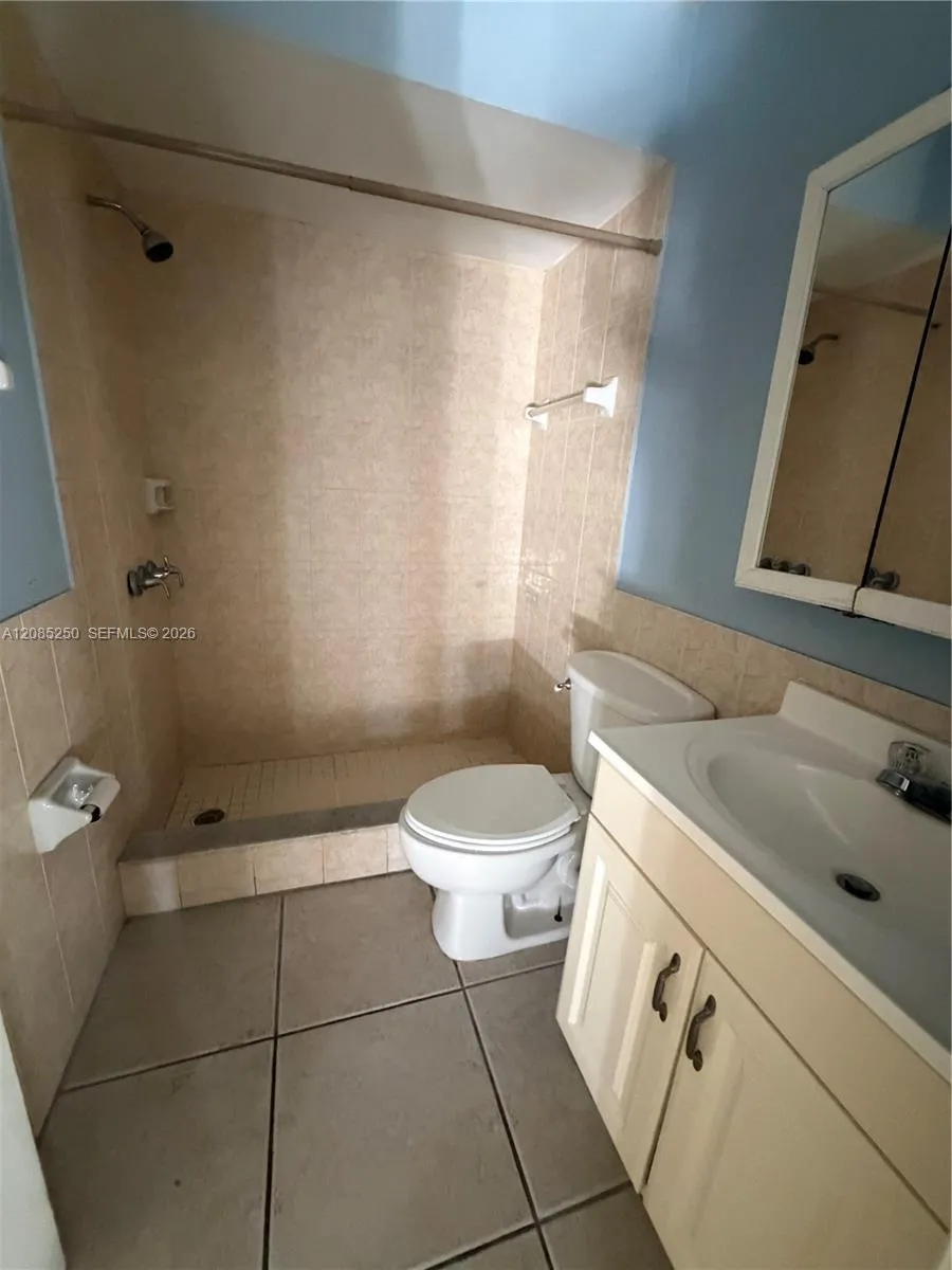 1 LAKE VILLA WAY #1 Other City - In The State Of Florida, FL 34743