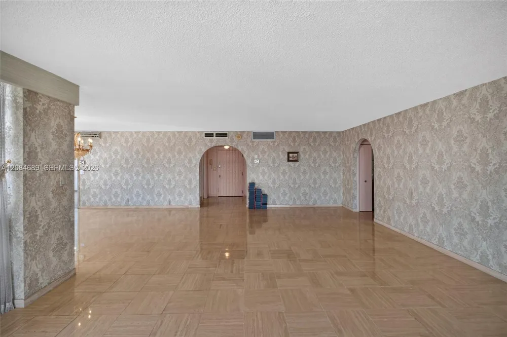 5660 W Collins Ave #6D Miami Beach, FL 33140