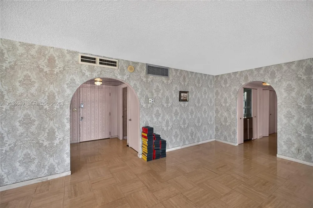 5660 W Collins Ave #6D Miami Beach, FL 33140