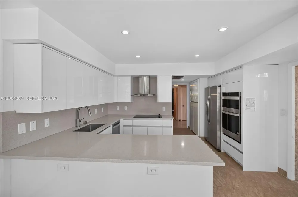 5660 W Collins Ave #6D Miami Beach, FL 33140
