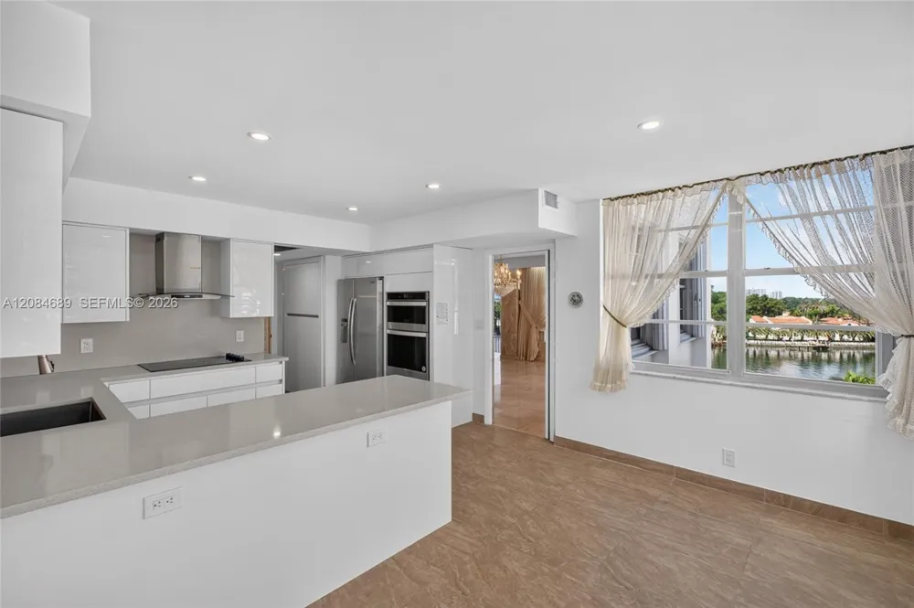5660 W Collins Ave #6D Miami Beach, FL 33140
