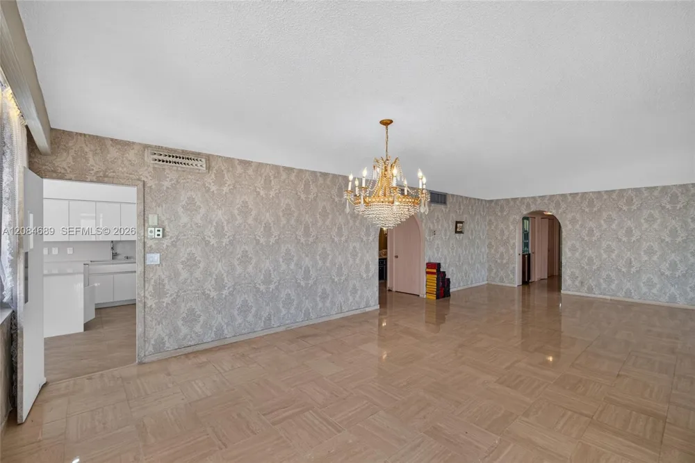 5660 W Collins Ave #6D Miami Beach, FL 33140