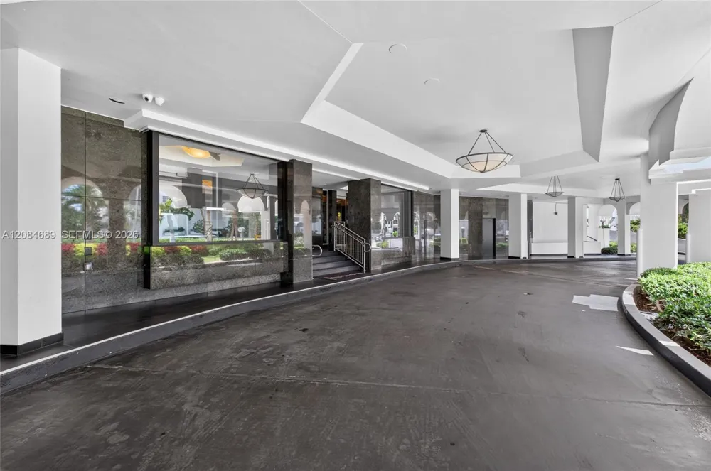 5660 W Collins Ave #6D Miami Beach, FL 33140