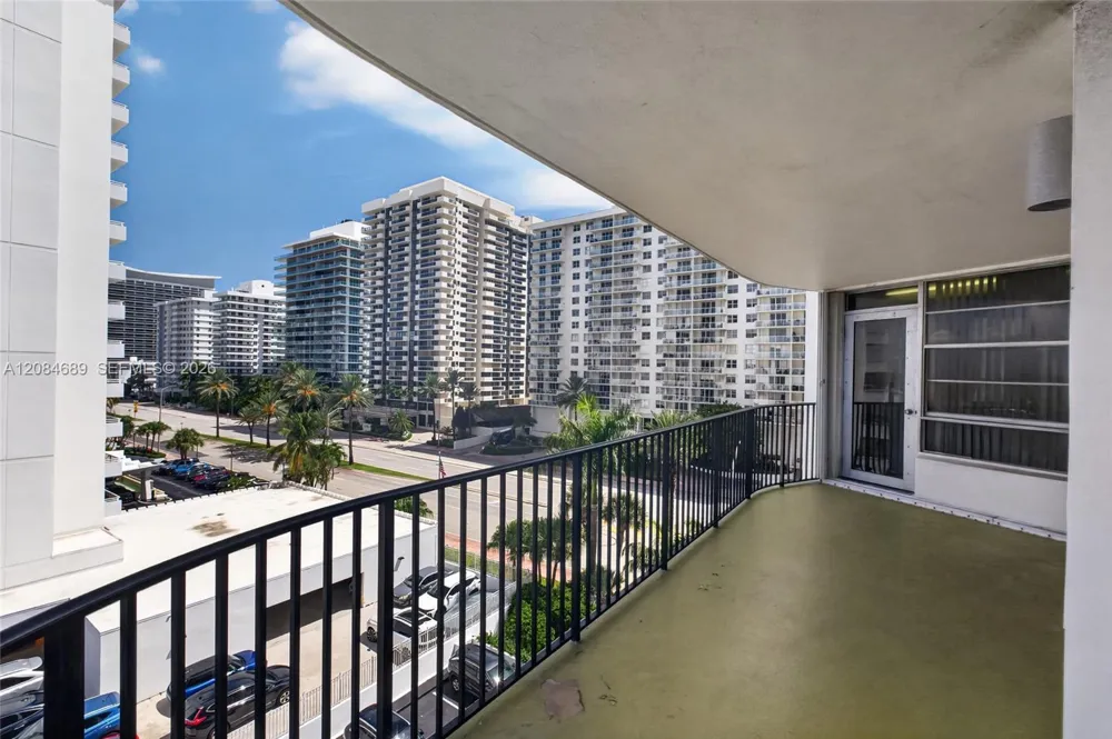 5660 W Collins Ave #6D Miami Beach, FL 33140
