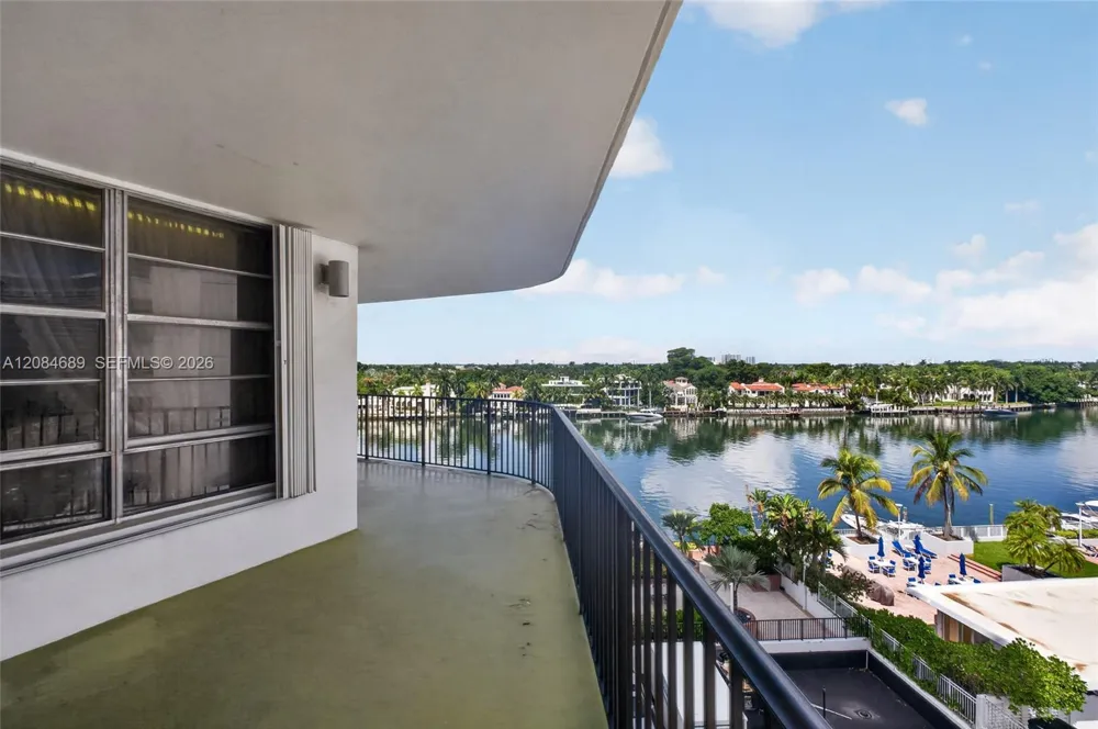 5660 W Collins Ave #6D Miami Beach, FL 33140