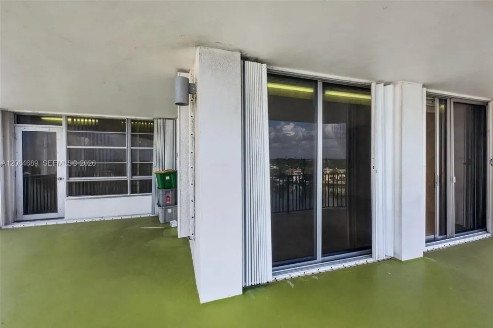 5660 W Collins Ave #6D Miami Beach, FL 33140