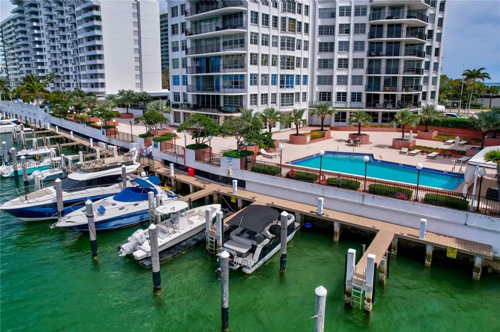 5660 W Collins Ave #6D Miami Beach, FL 33140