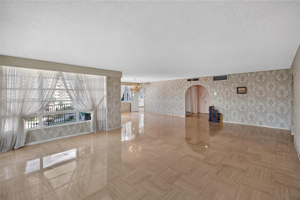 5660 W Collins Ave #6D Miami Beach, FL 33140