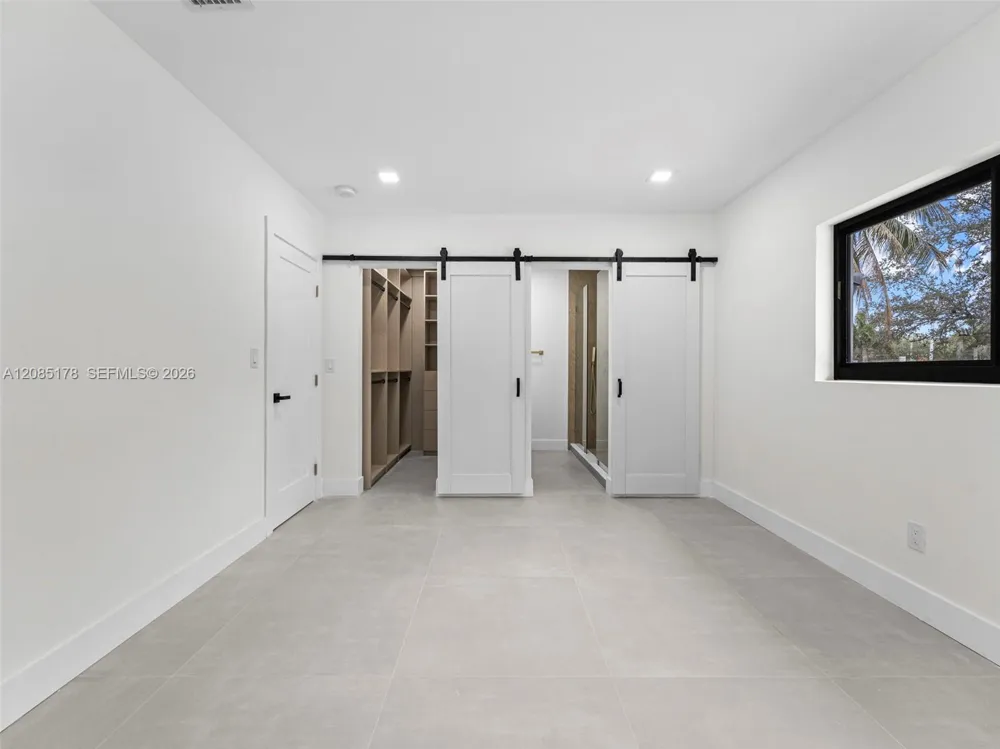 610 NE 164th Ter Miami, FL 33162