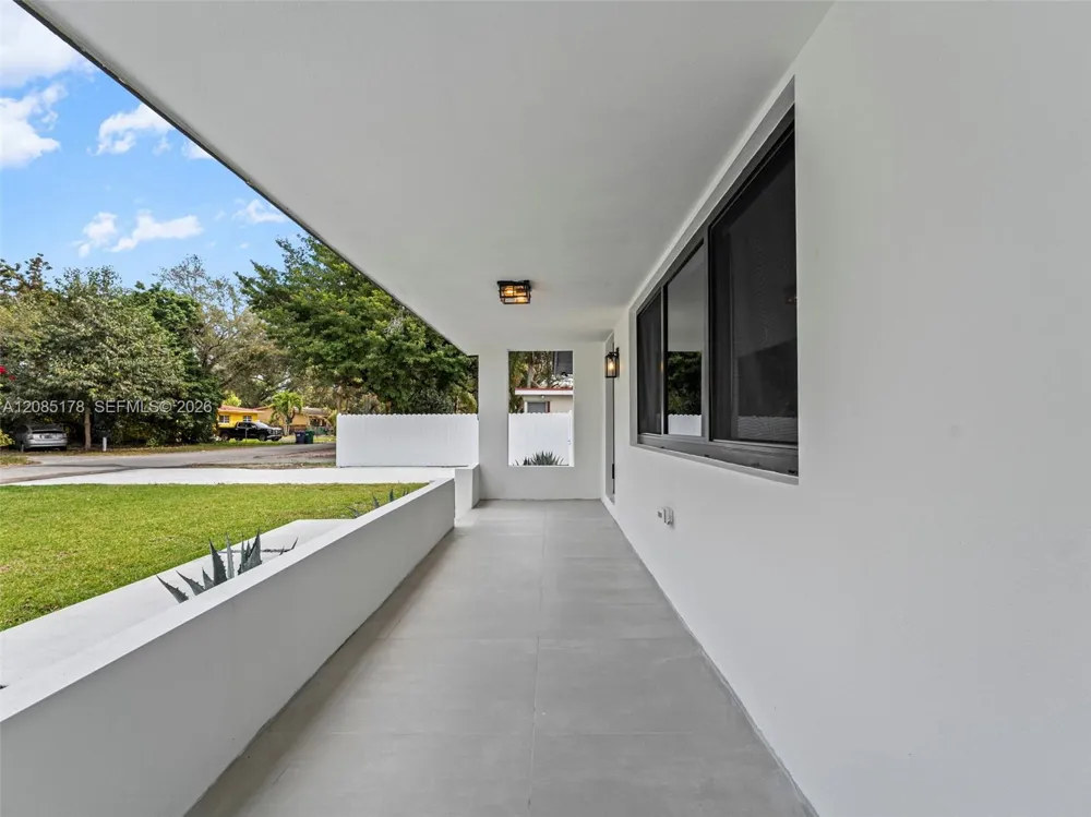 610 NE 164th Ter Miami, FL 33162