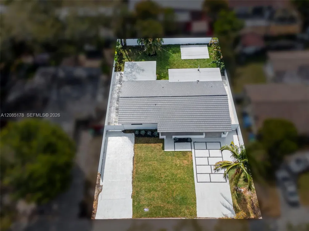 610 NE 164th Ter Miami, FL 33162