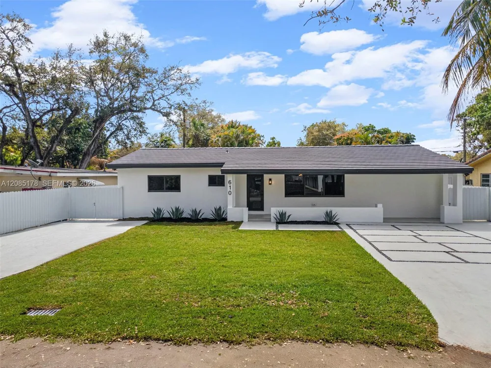 610 NE 164th Ter Miami, FL 33162