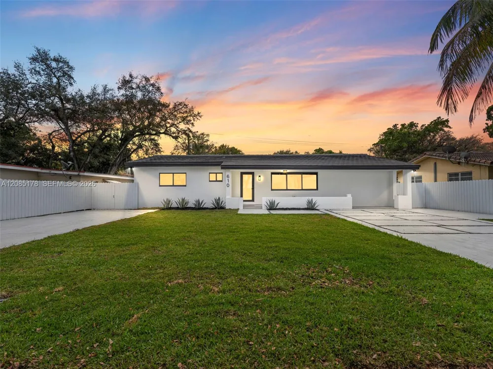 610 NE 164th Ter Miami, FL 33162