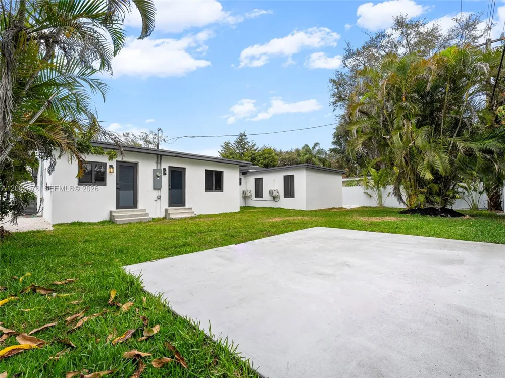 610 NE 164th Ter Miami, FL 33162