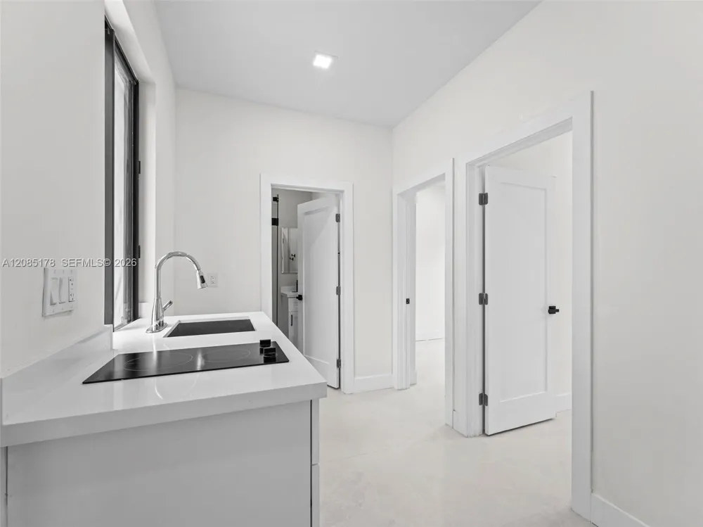 610 NE 164th Ter Miami, FL 33162