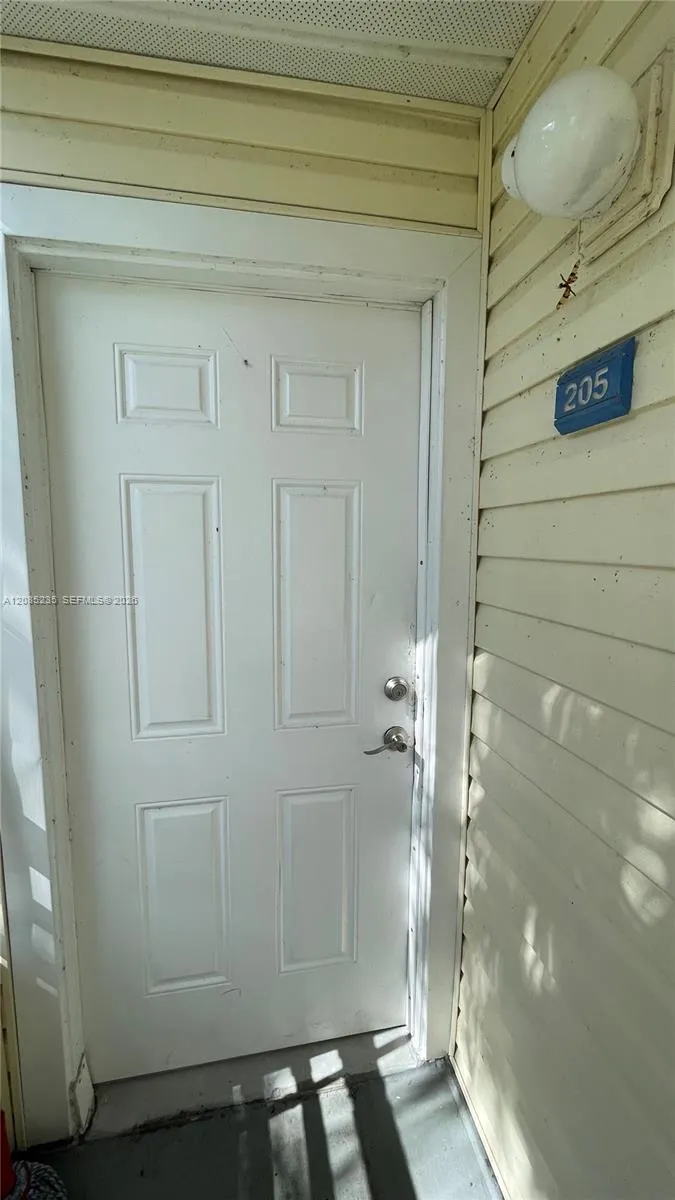 3429 NW 44th St #205 Oakland Park, FL 33309