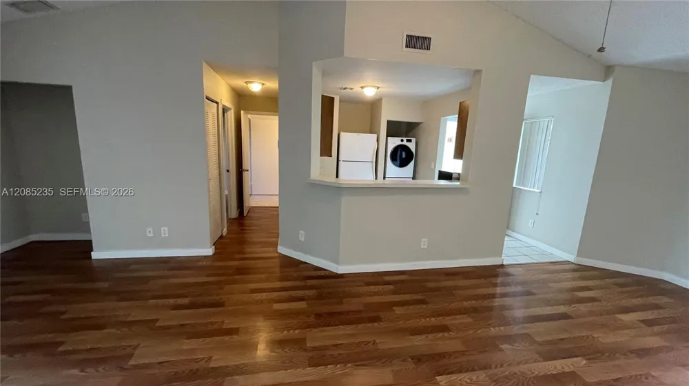 3429 NW 44th St #205 Oakland Park, FL 33309