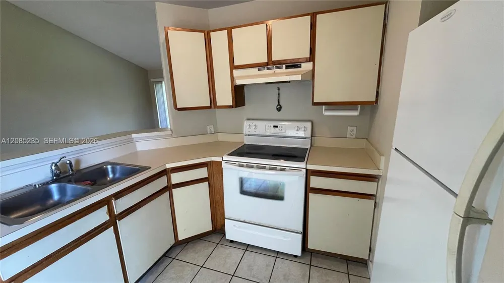 3429 NW 44th St #205 Oakland Park, FL 33309