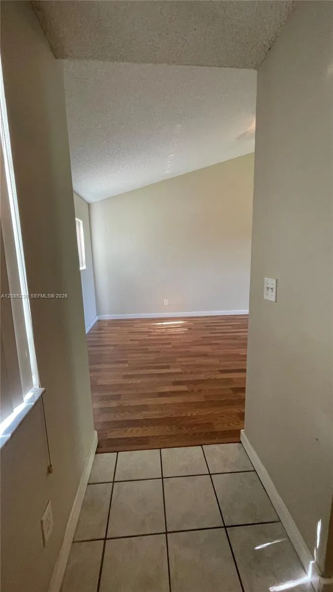 3429 NW 44th St #205 Oakland Park, FL 33309