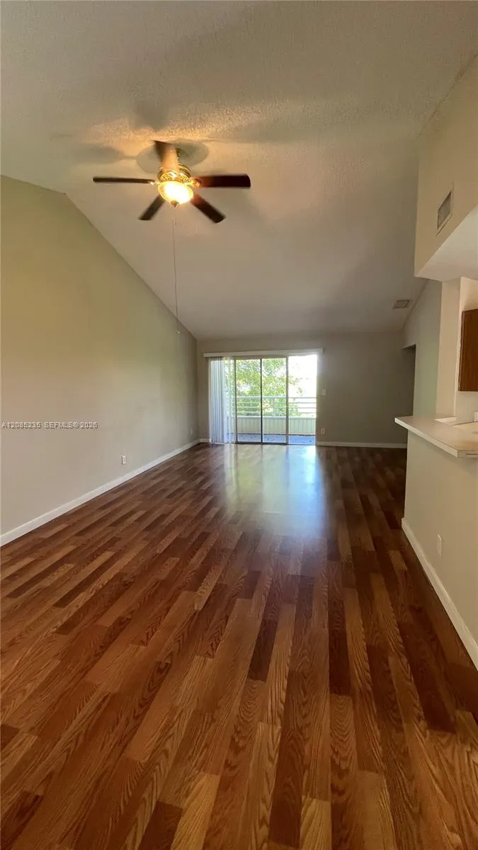 3429 NW 44th St #205 Oakland Park, FL 33309