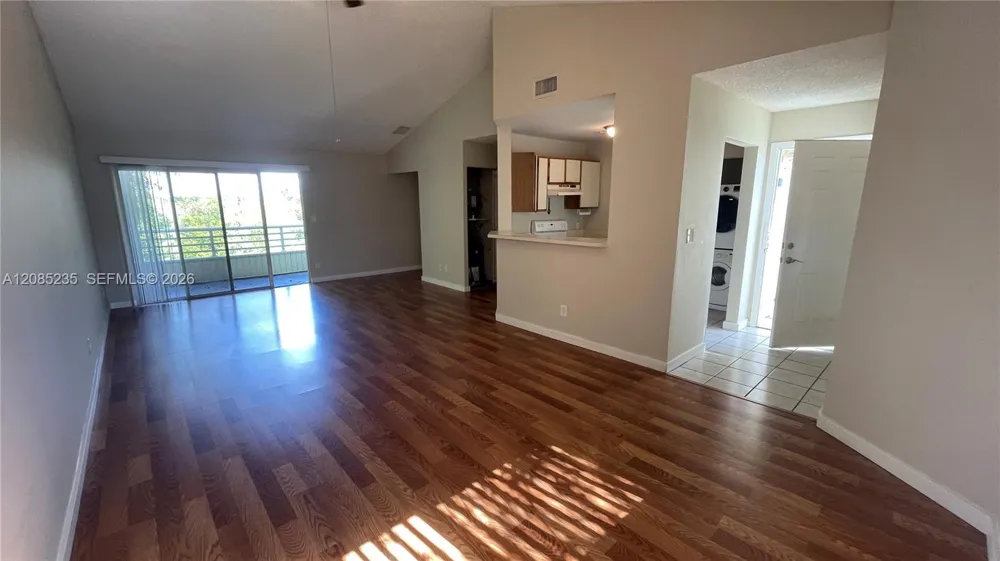 3429 NW 44th St #205 Oakland Park, FL 33309