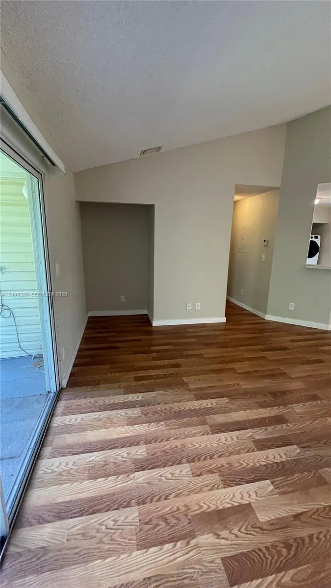 3429 NW 44th St #205 Oakland Park, FL 33309