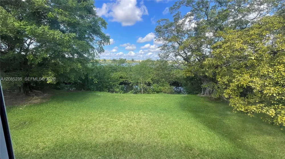 3429 NW 44th St #205 Oakland Park, FL 33309