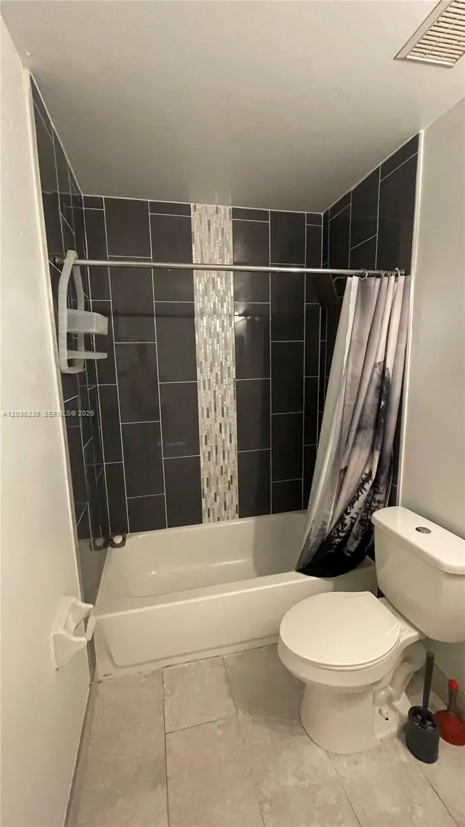 3429 NW 44th St #205 Oakland Park, FL 33309