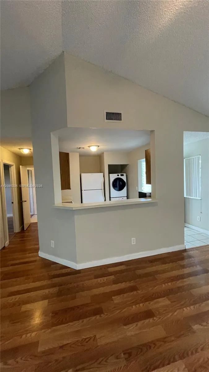 3429 NW 44th St #205 Oakland Park, FL 33309