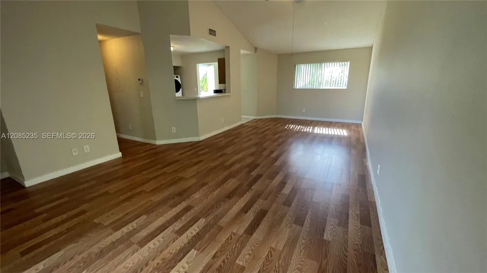 3429 NW 44th St #205 Oakland Park, FL 33309