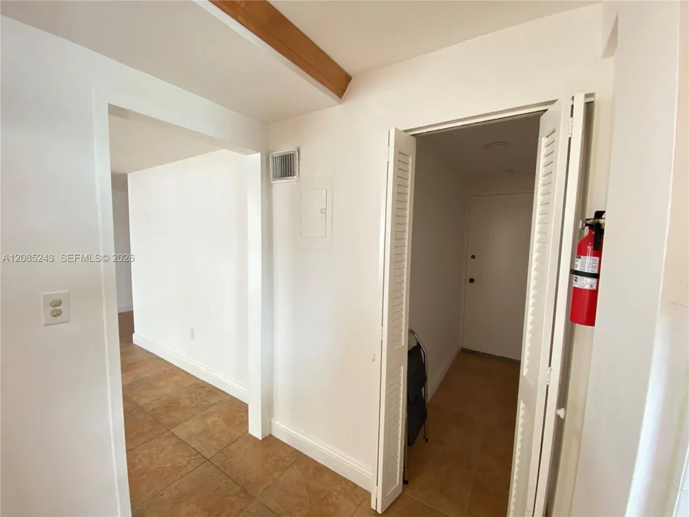 5825 Collins Ave #5G Miami Beach, FL 33140