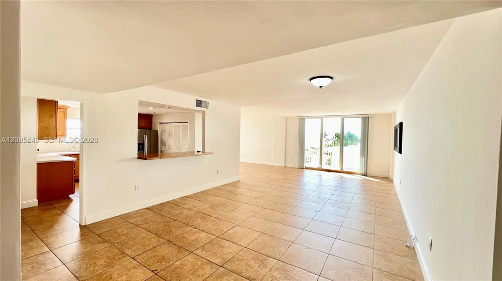 5825 Collins Ave #5G Miami Beach, FL 33140