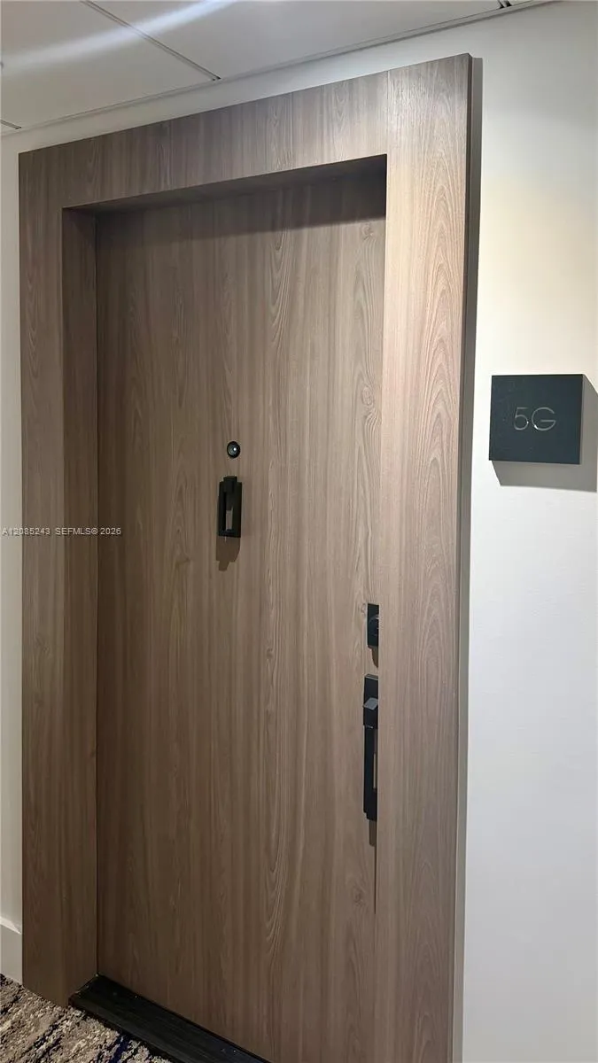 5825 Collins Ave #5G Miami Beach, FL 33140