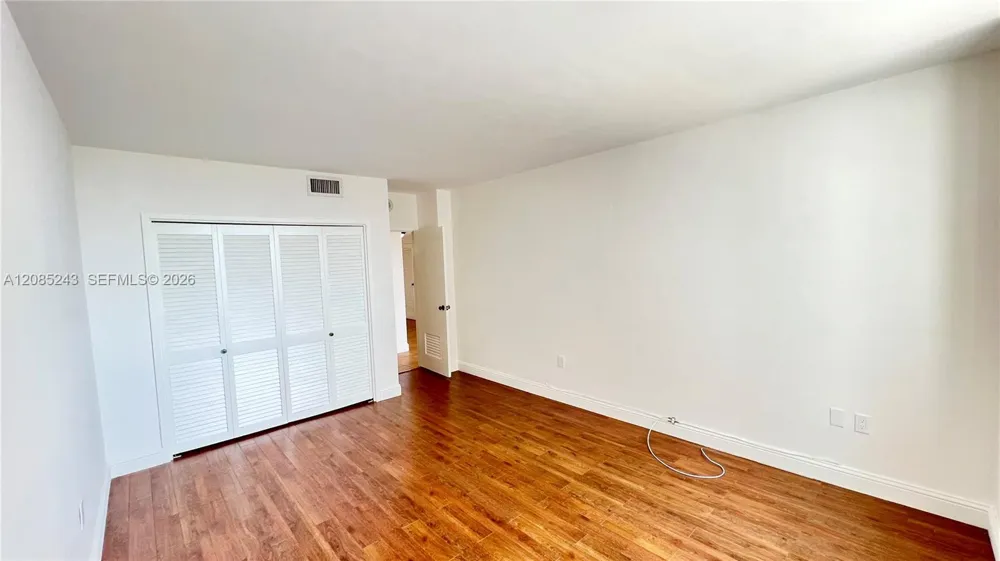 5825 Collins Ave #5G Miami Beach, FL 33140